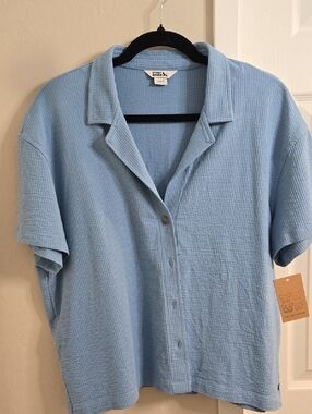 Eddie Bauer Light Blue Waffle-Textured Short Sleeve Button-Down